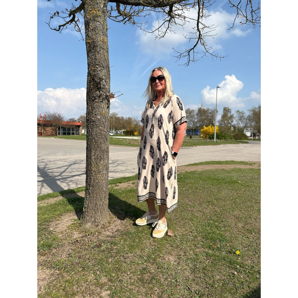 Wilto - Viskose kjole med Print og Lommer