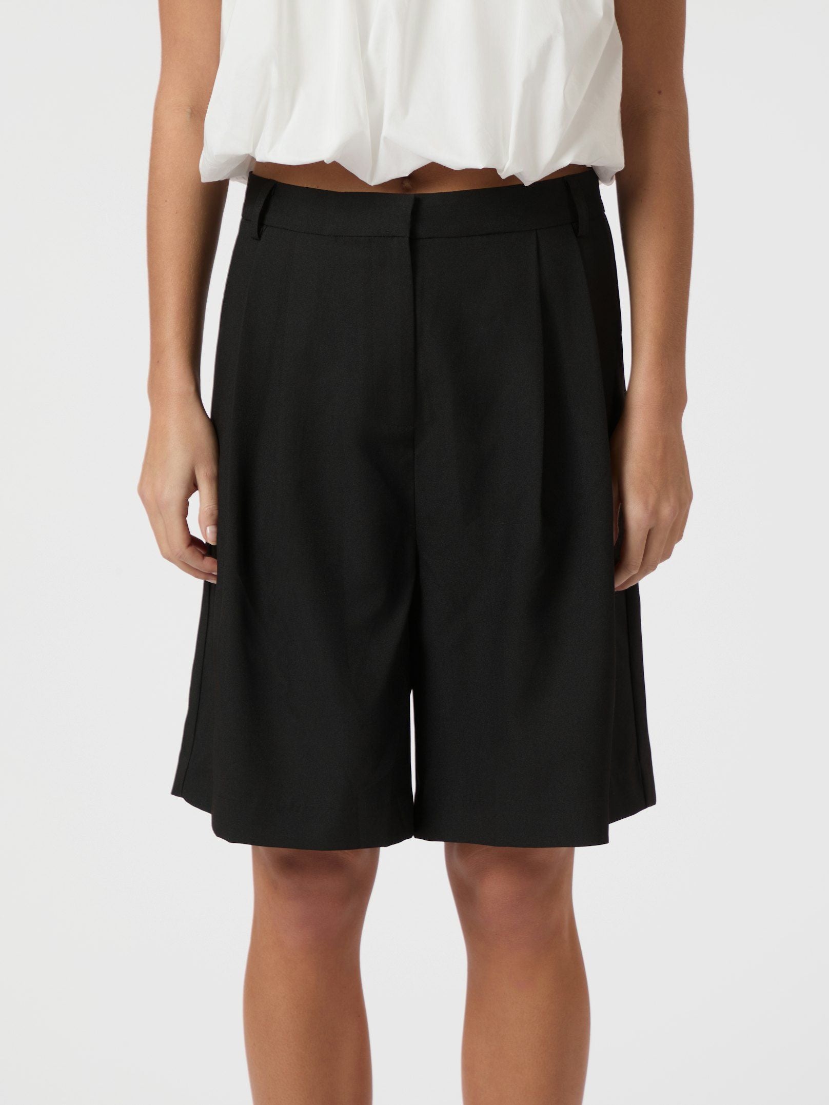 Neo Noir - Nika Bermuda Shorts