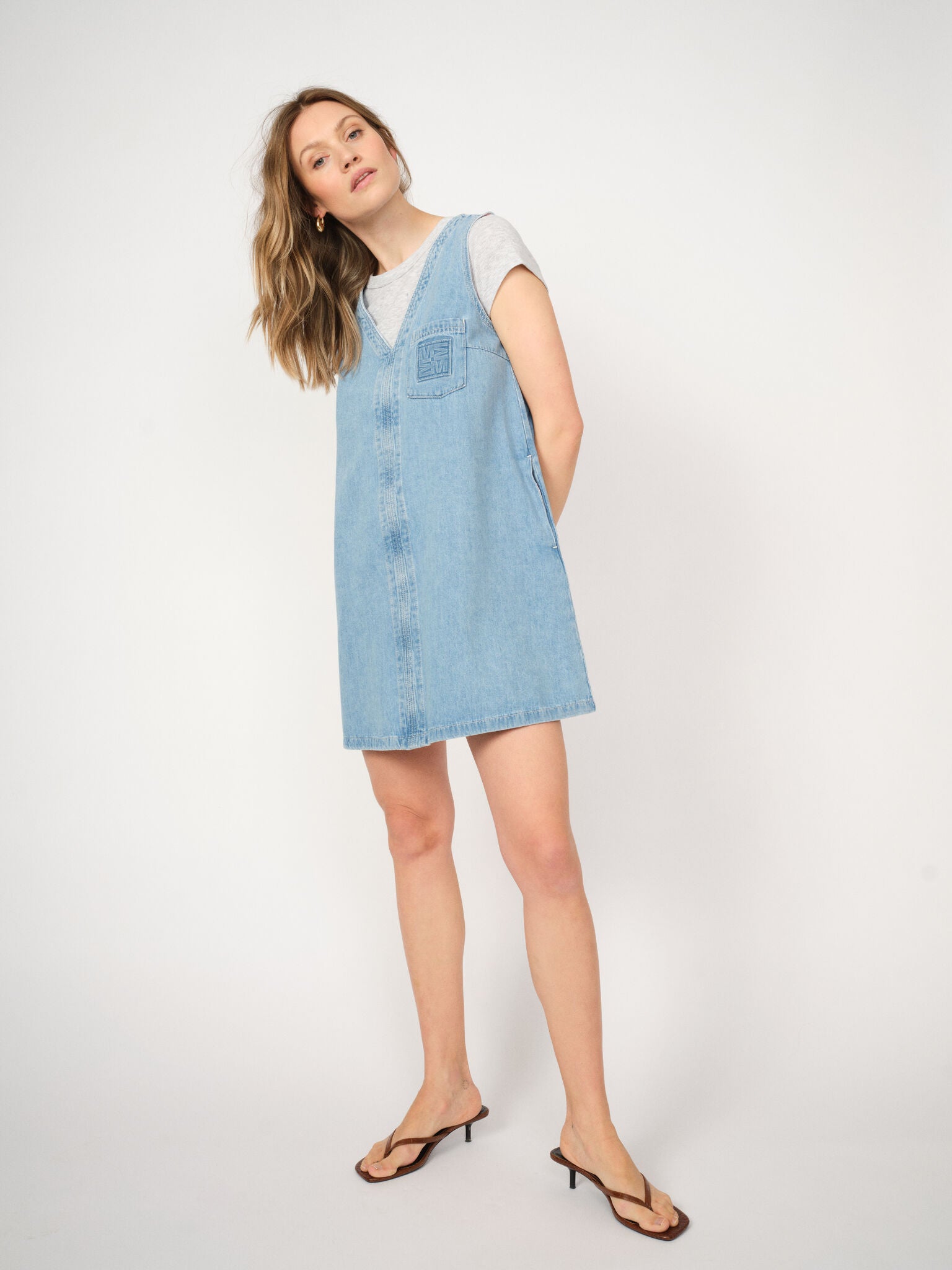 MMLago O-SS Tee – grå basic T-shirt i ribbet bomuld fra Mos Mosh