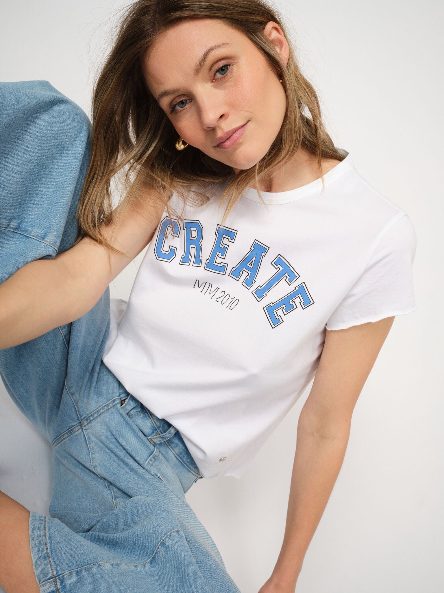 MMCelli O-SS Tee – hvid T-shirt med print fra Mos Mosh