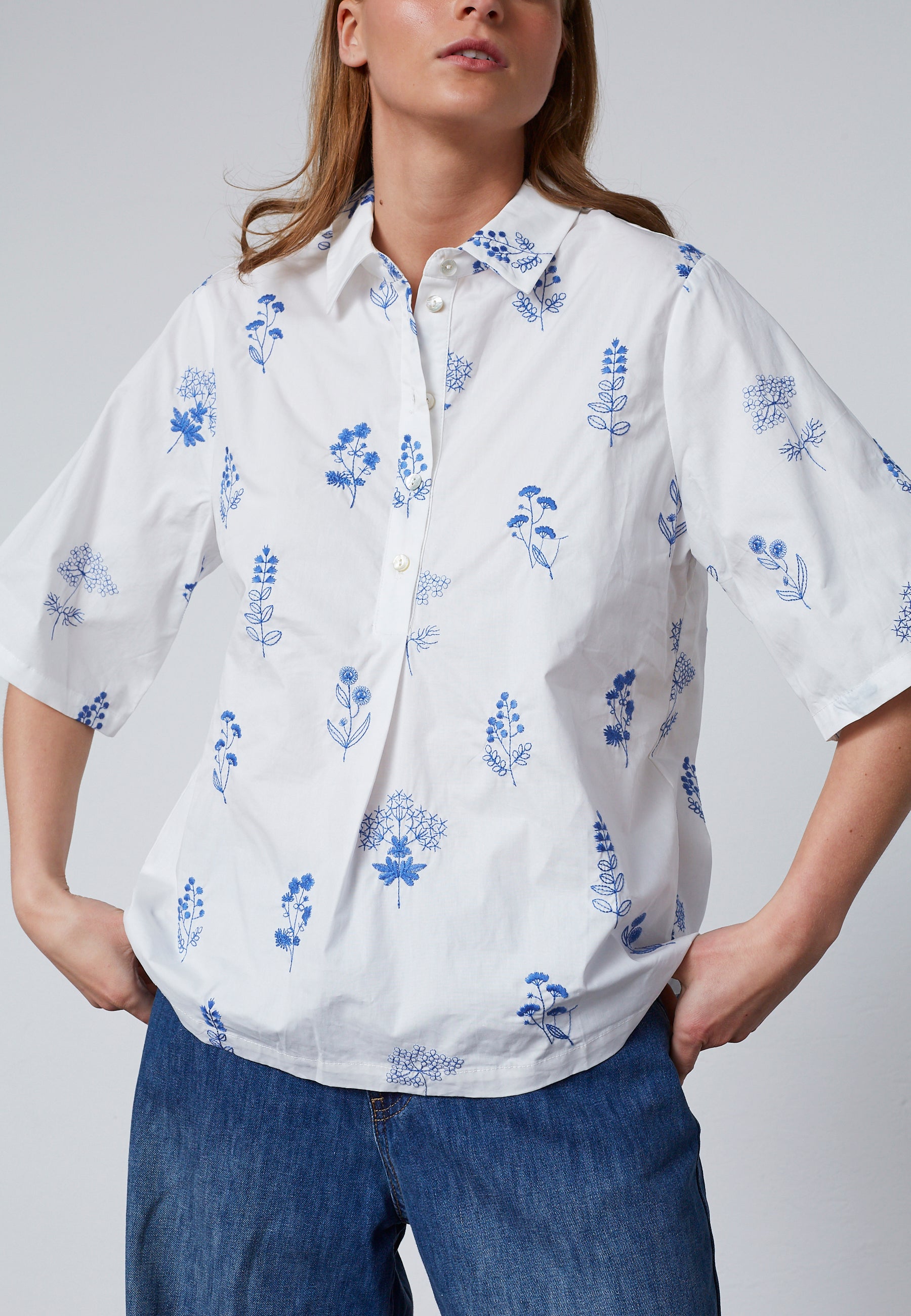 Love&divine Love1351 Skjorte – Hvid med Blå