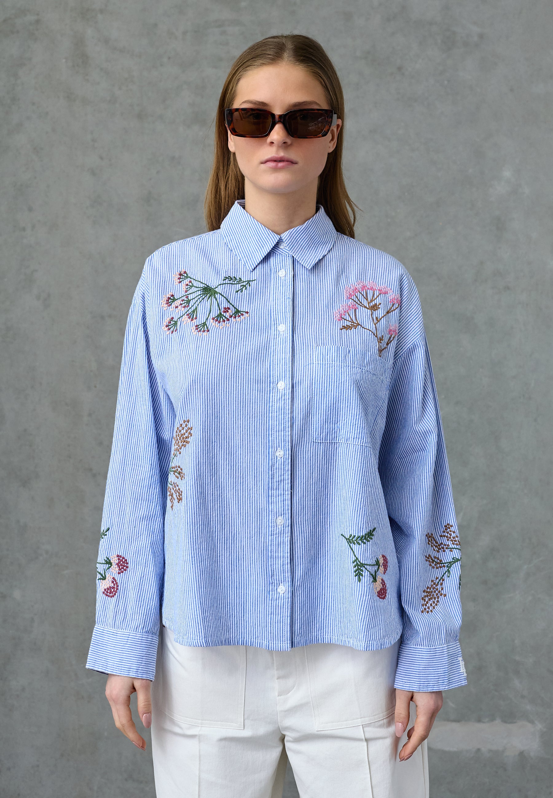 Love & Divine - Love1555 skjorte