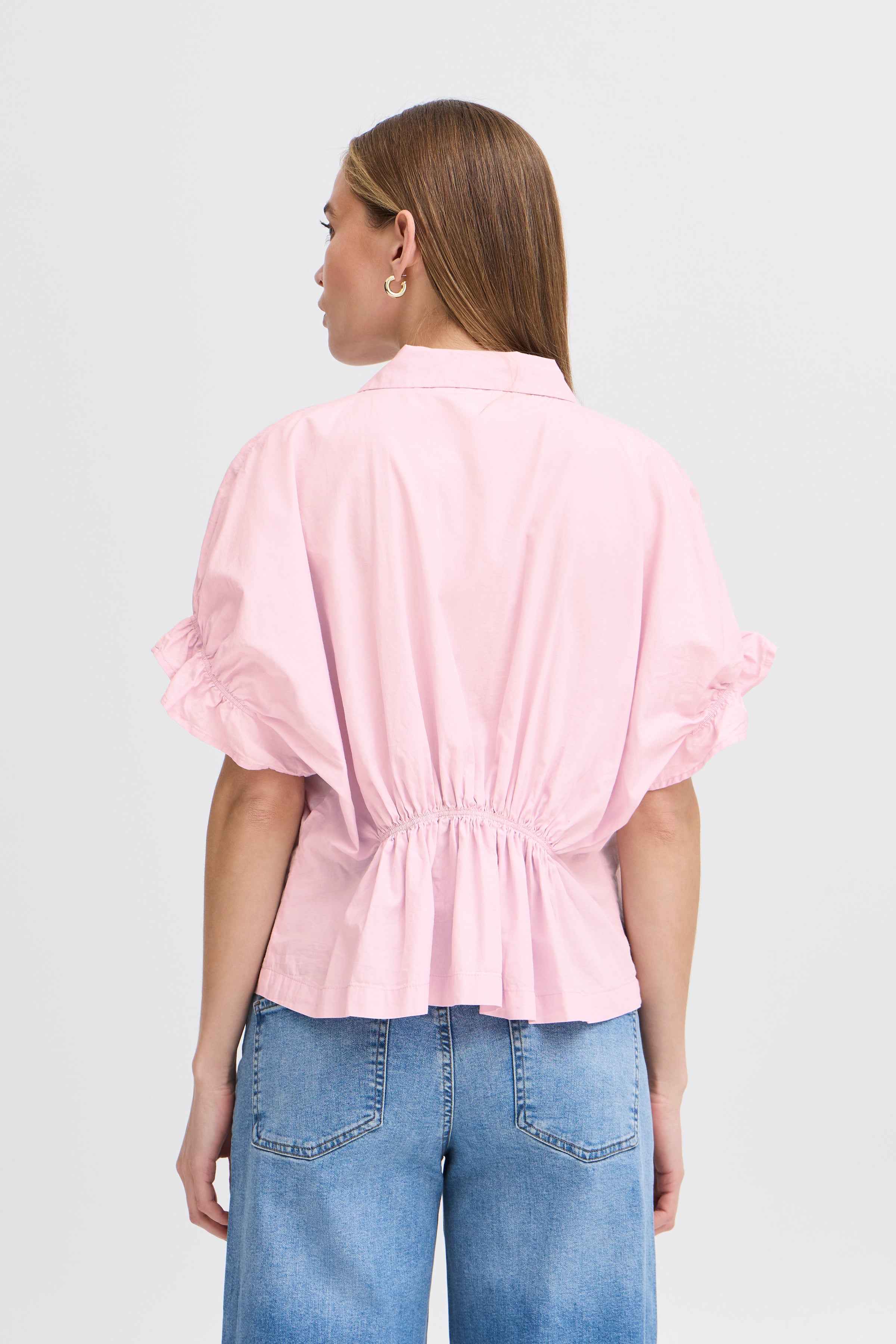 IHSami Shirt i lyserød – Let skjorte med feminine flæser