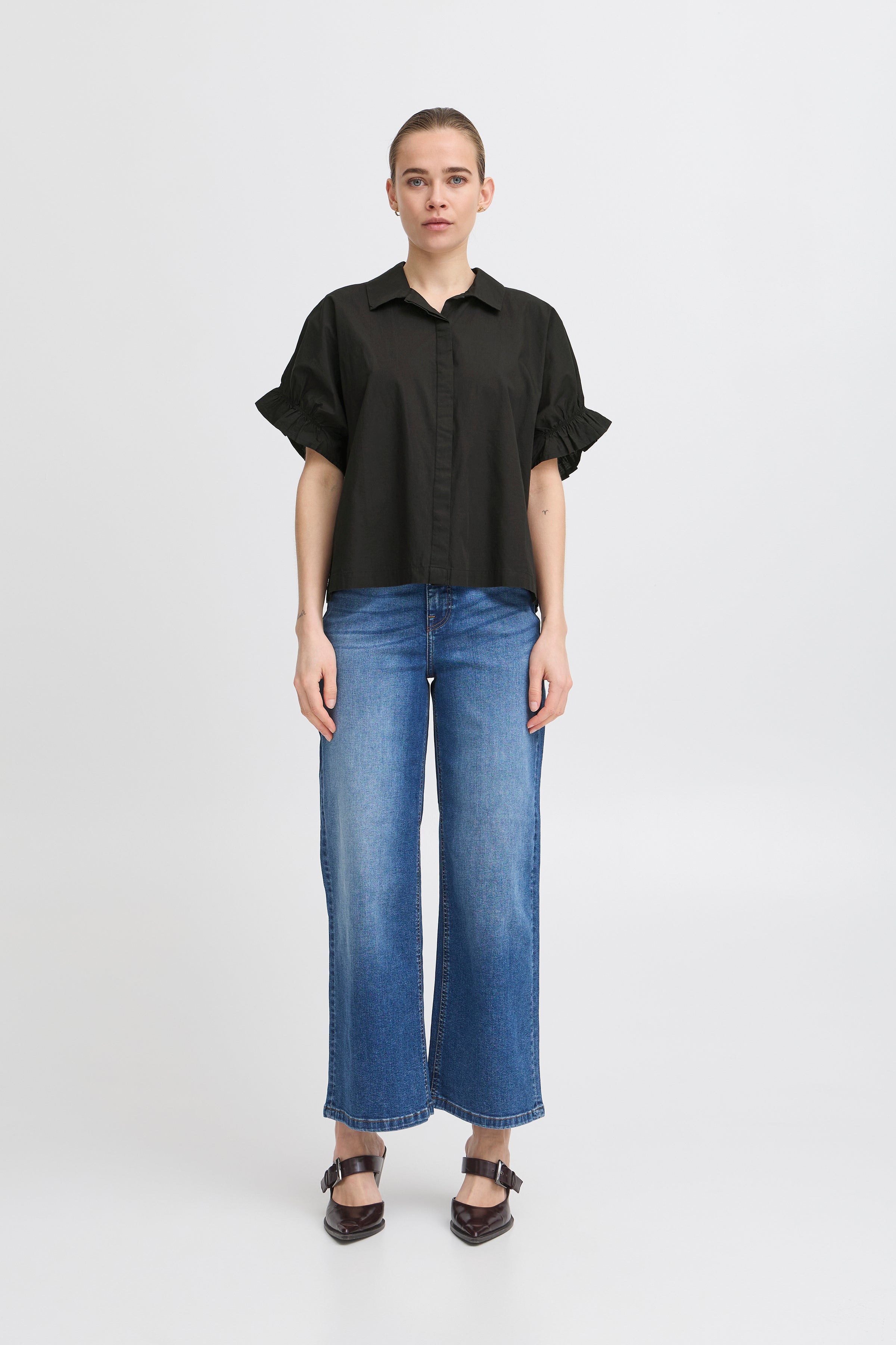IHSami Shirt i sort – Let skjorte med feminine flæser