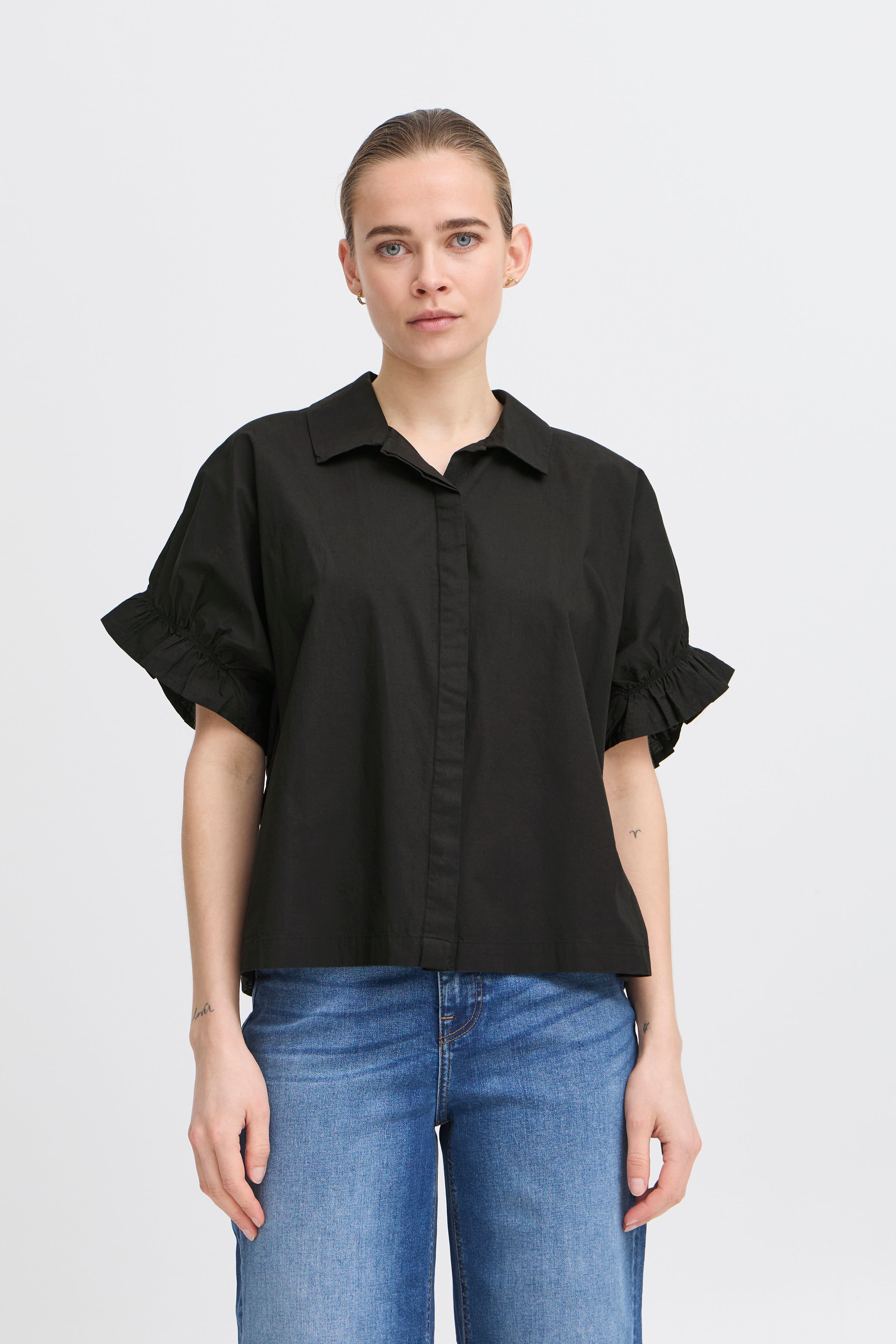 IHSami Shirt i sort – Let skjorte med feminine flæser