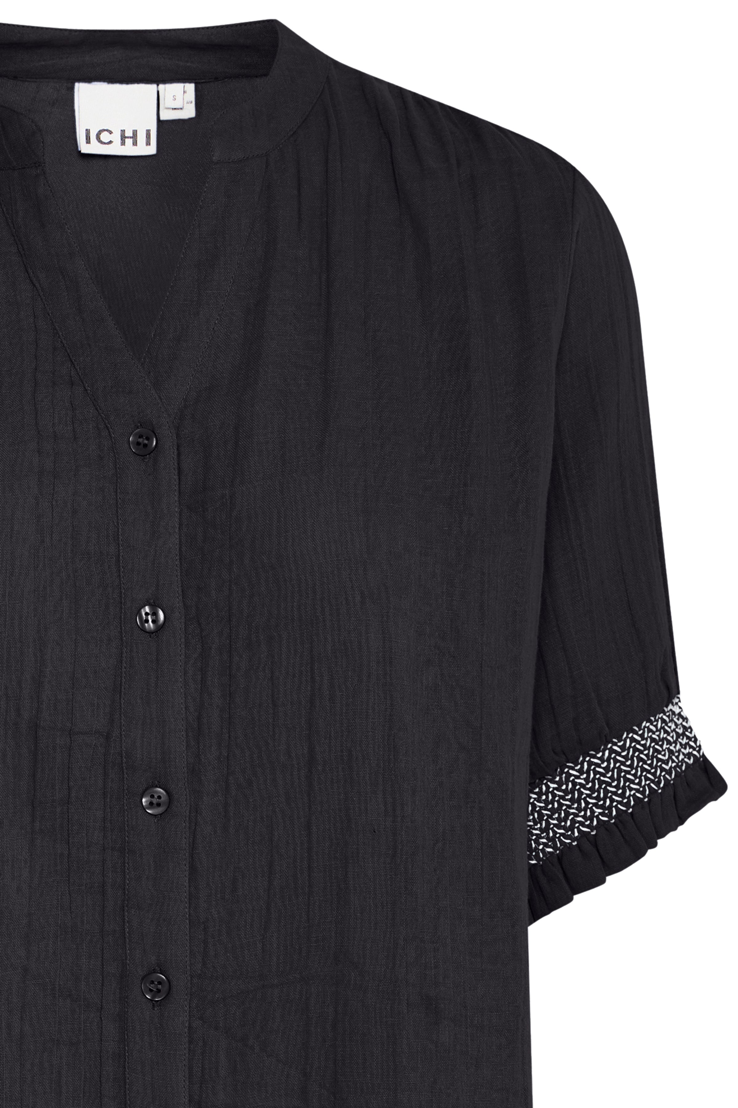 IAFoxa SH2 – sort skjortebluse med smock og struktur fra ICHI
