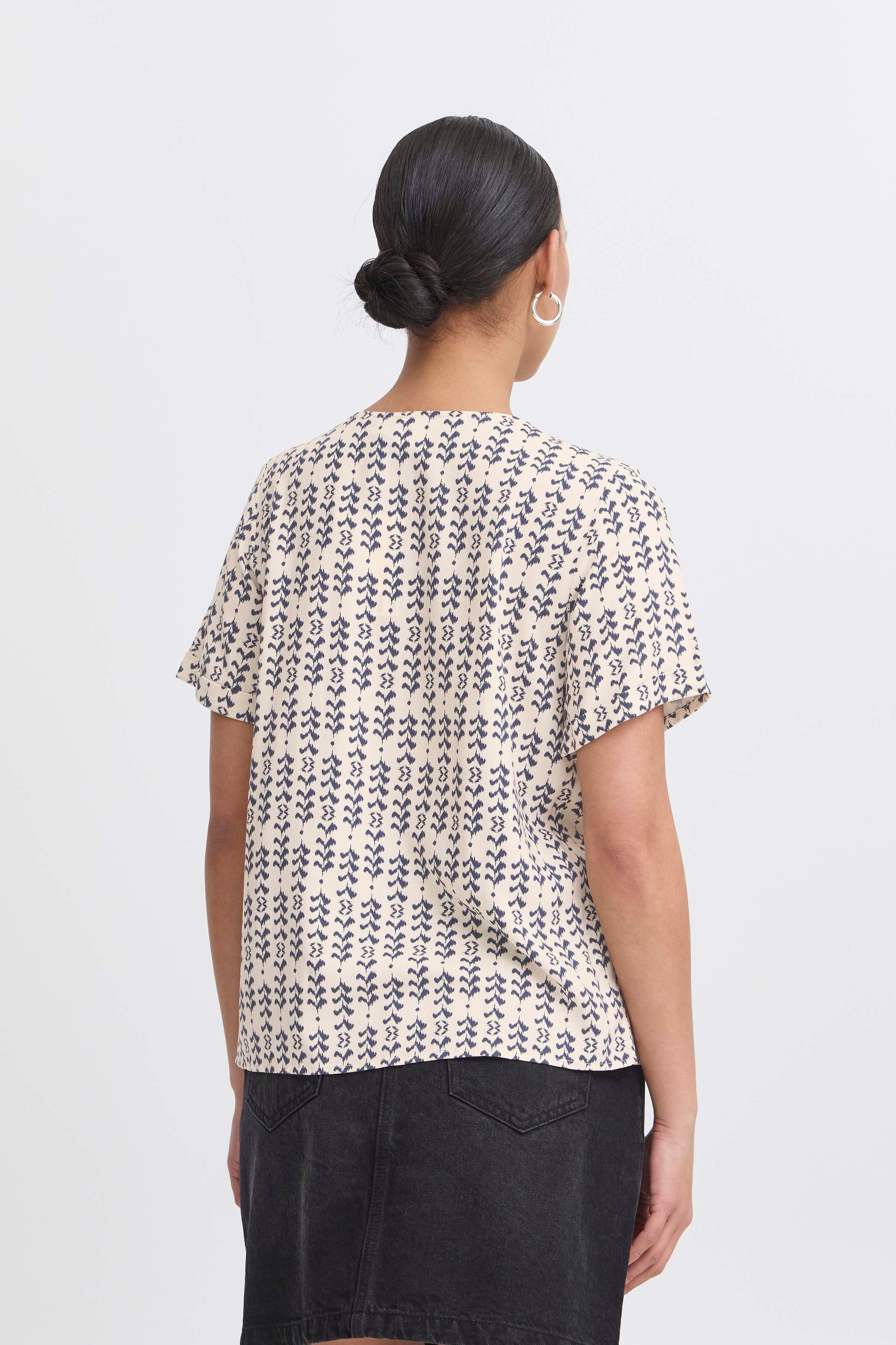 IHVERA Top fra ICHI – Birch Ikat Stripe