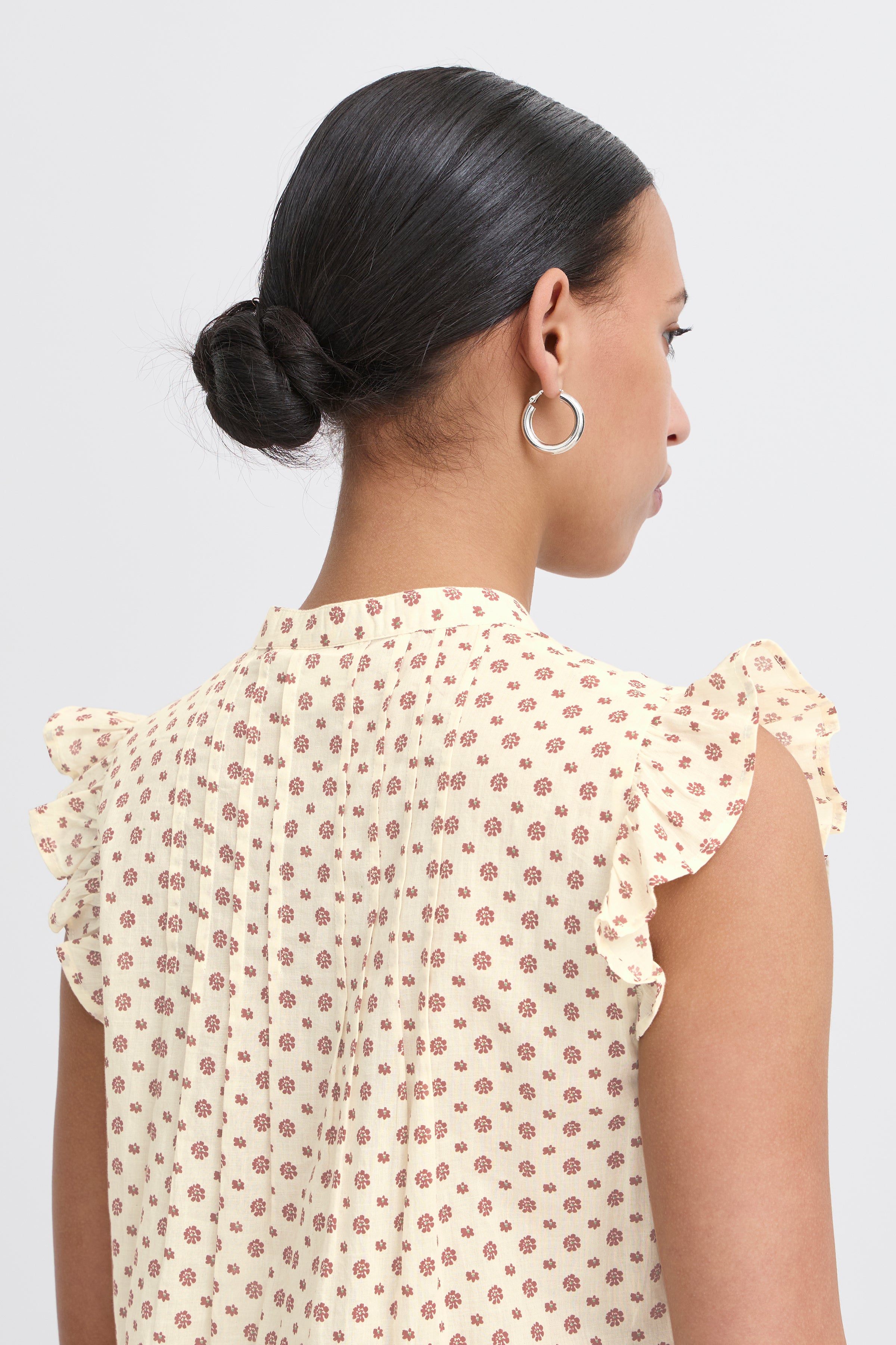 ICHI IHUrsula Blouse – Blomstret bluse med Flæser