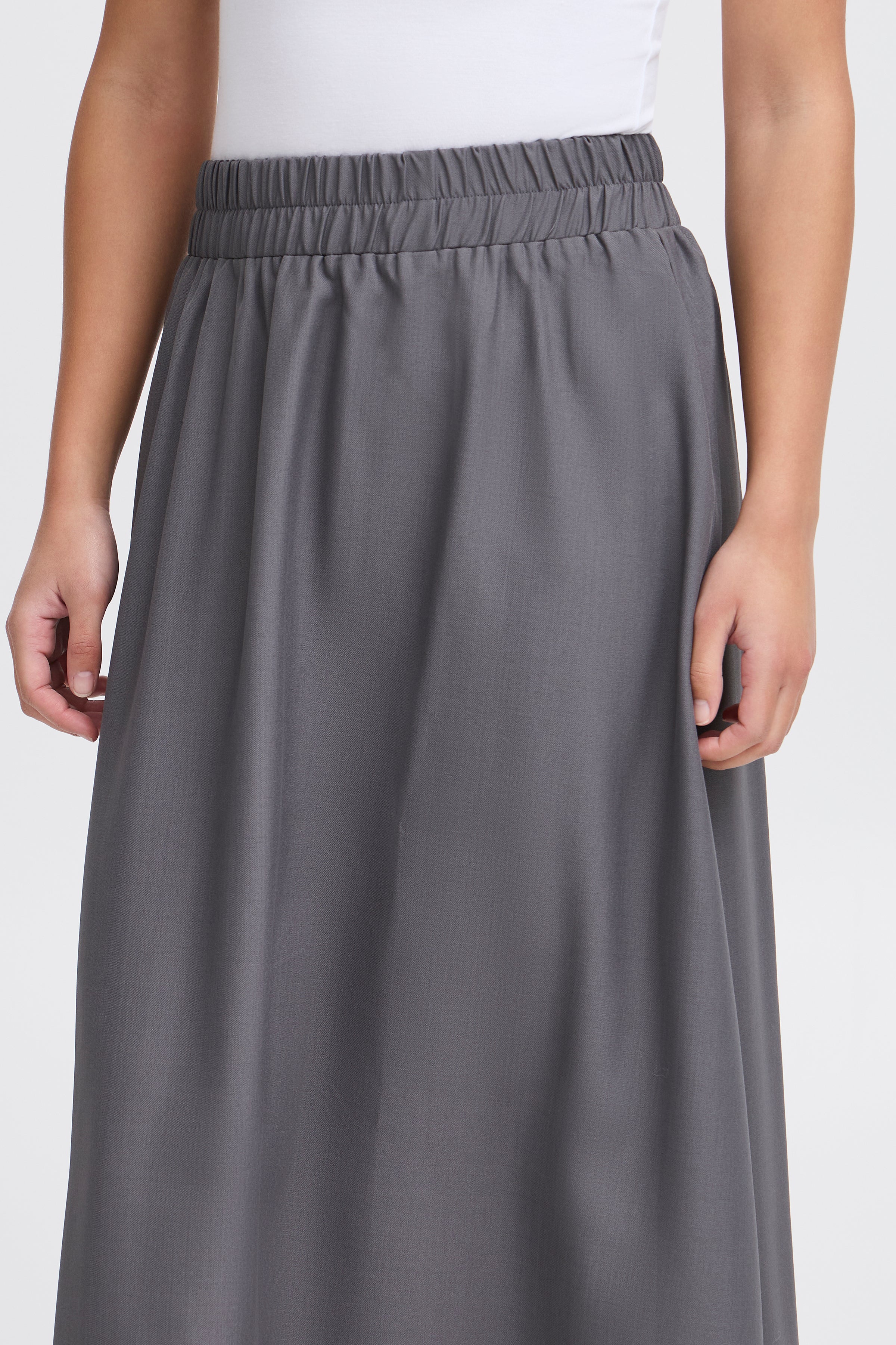 IXDorthea Nederdel, Grå