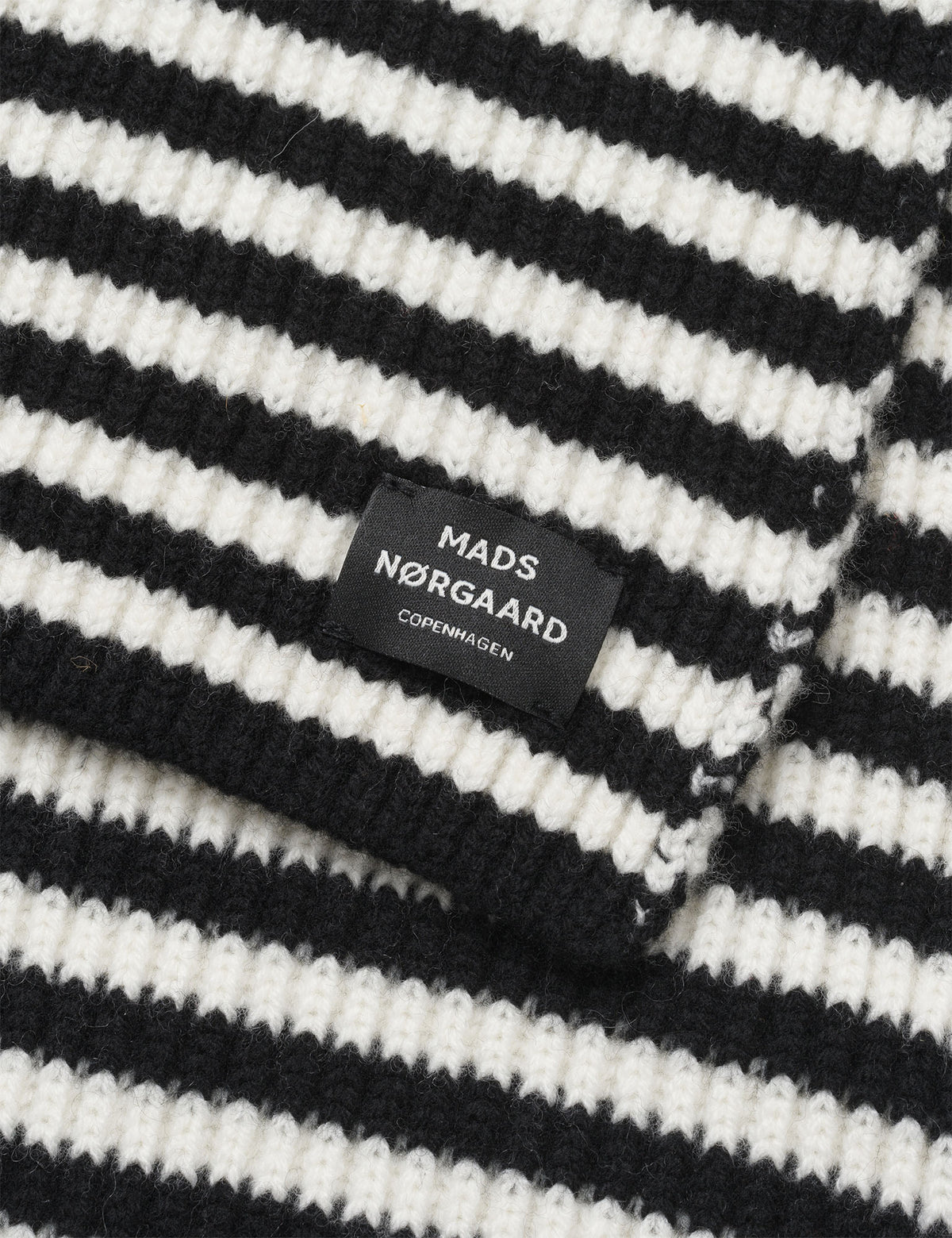 Mads Nørgaard - One Wool Basil Scarf Black/White