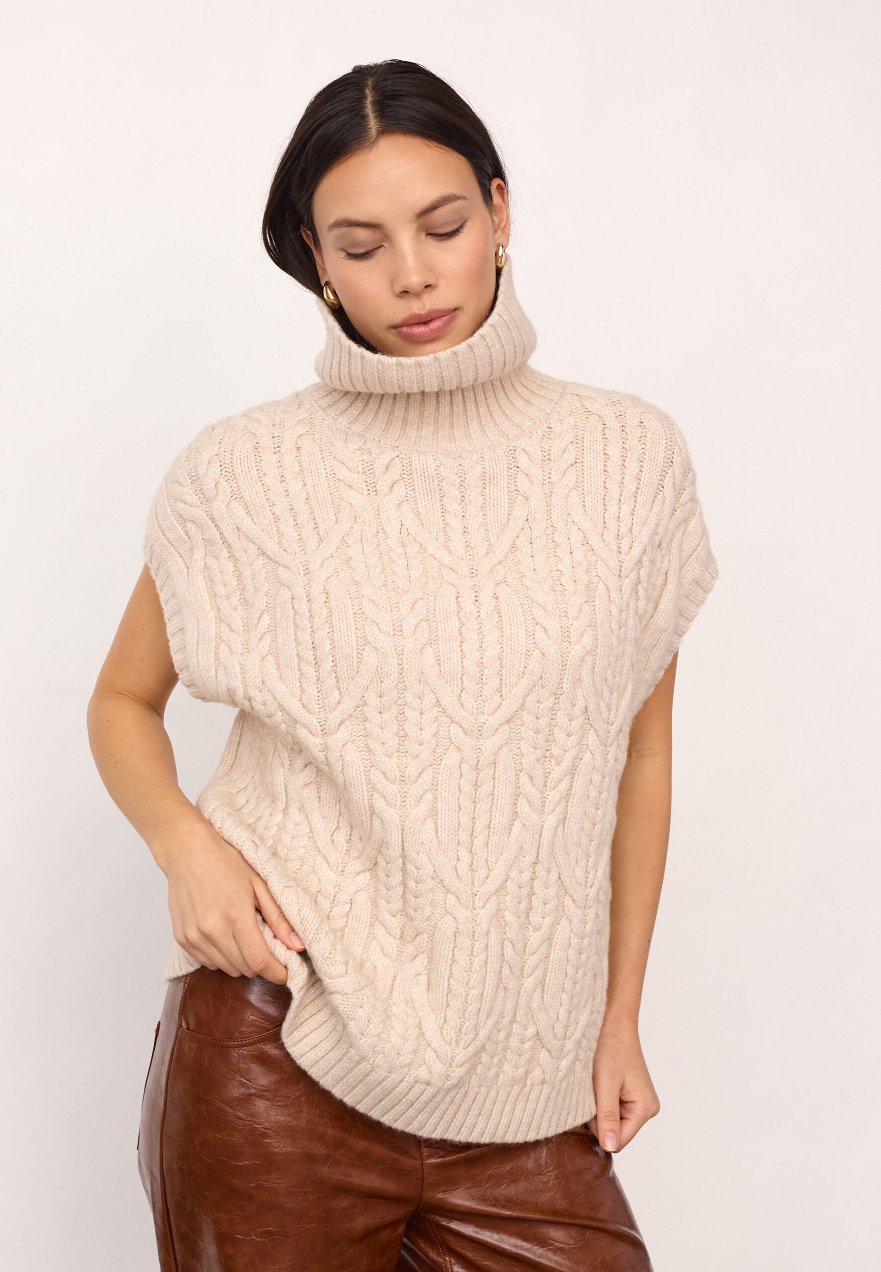 Co'Couture - RowCC Oversize Cable Knit Vest