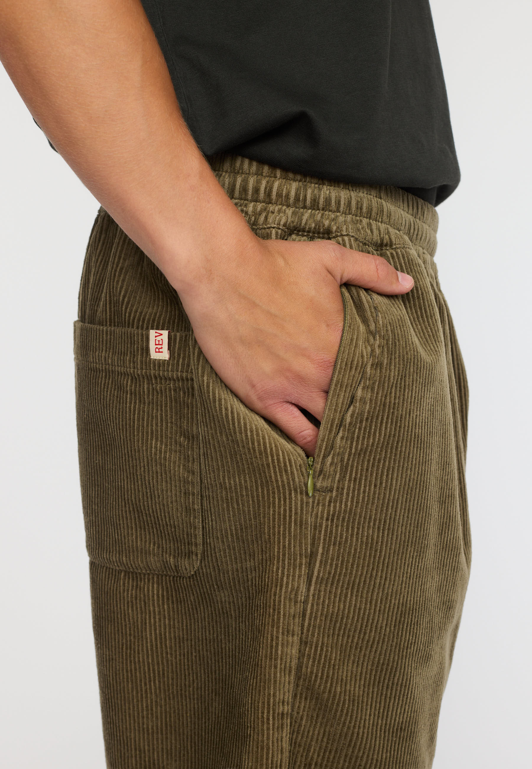 Revolution - Long Casual Shorts Lys Army