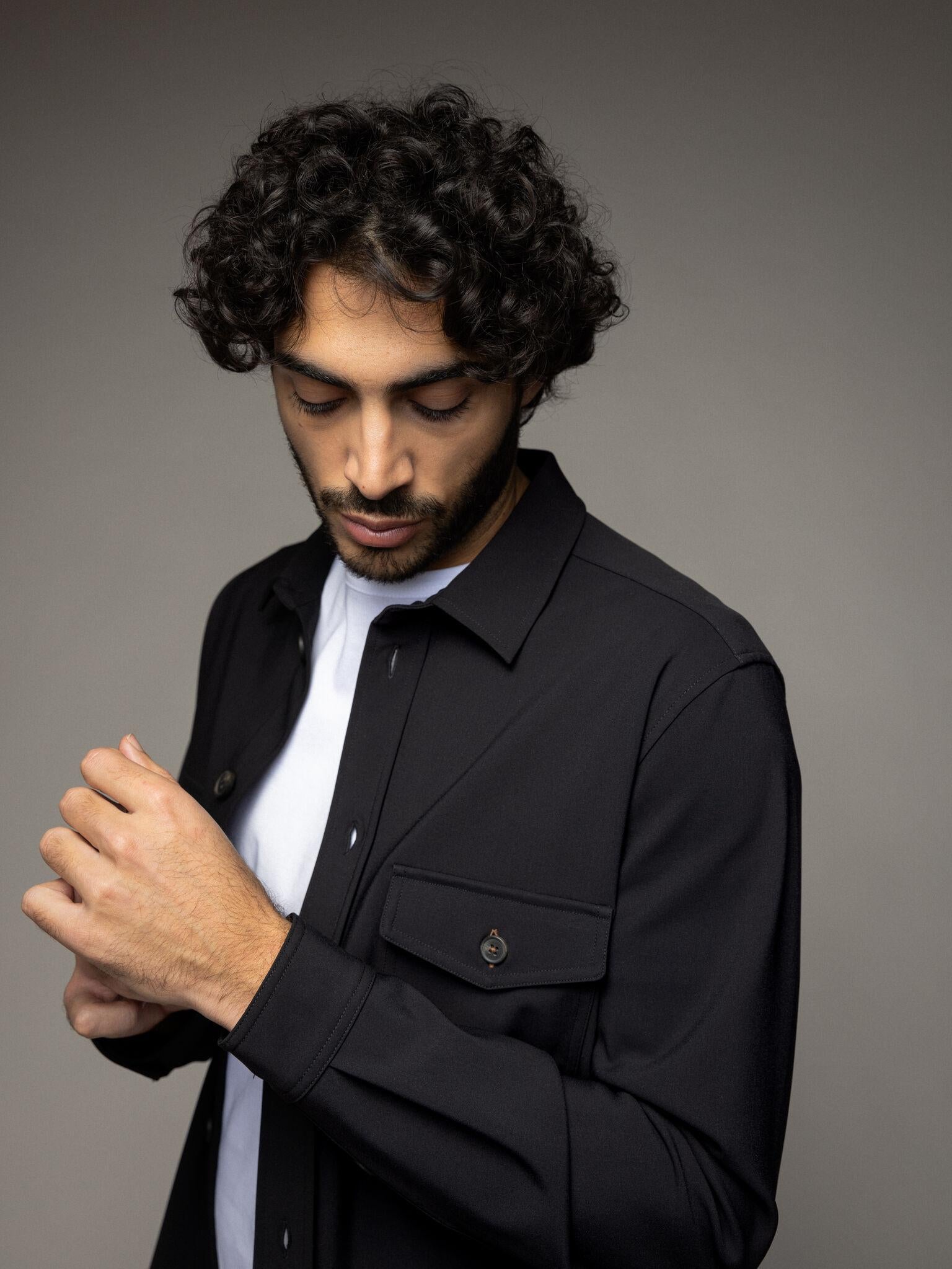 MMG Birk Traver Overshirt fra Mos Mosh Gallery – Sort Overskjorte