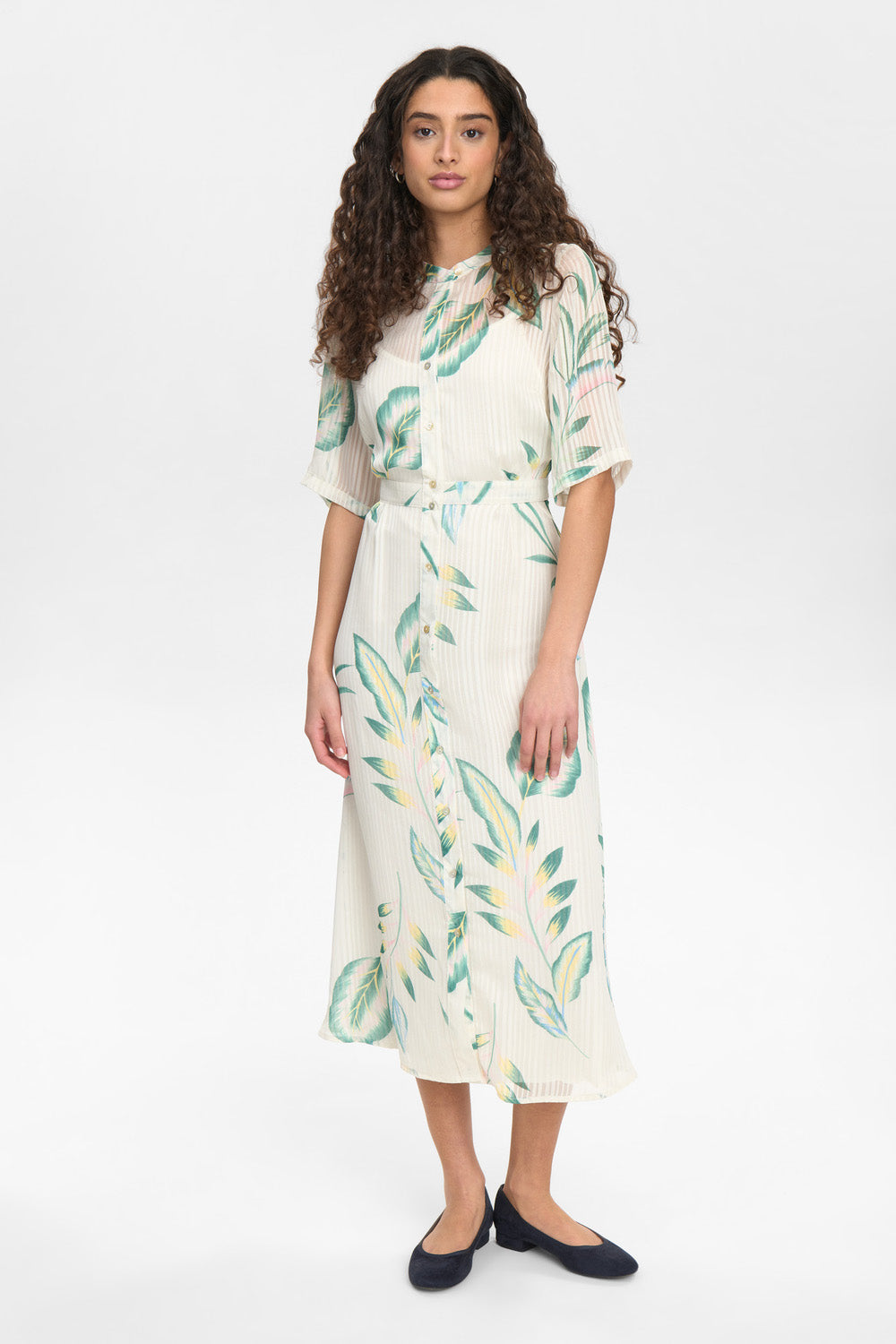 NUKyndall Dress – Bladprintet Kjole fra Nümph