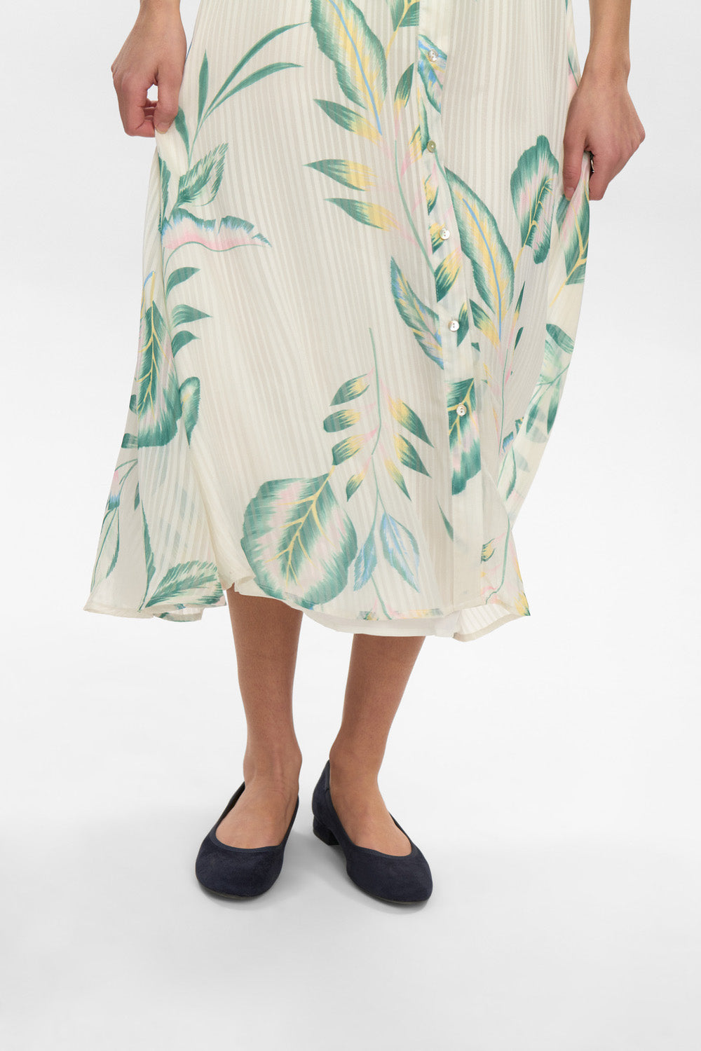 NUKyndall Dress – Bladprintet Kjole fra Nümph