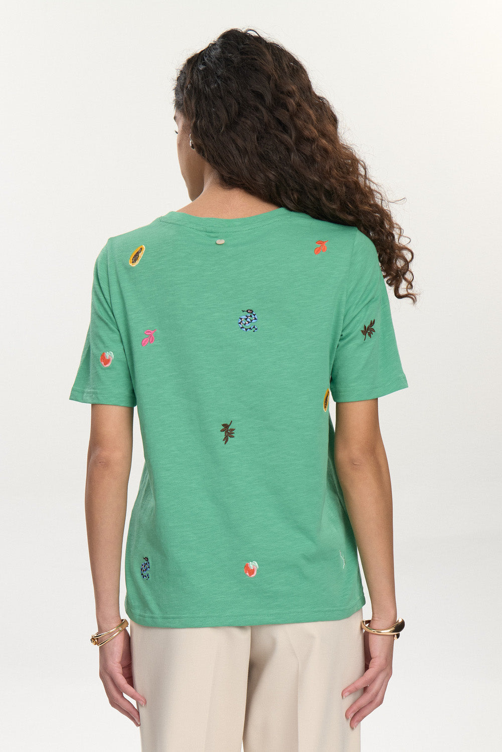 NUZoey T-shirt fra Nümph – Grøn T-shirt med Broderi