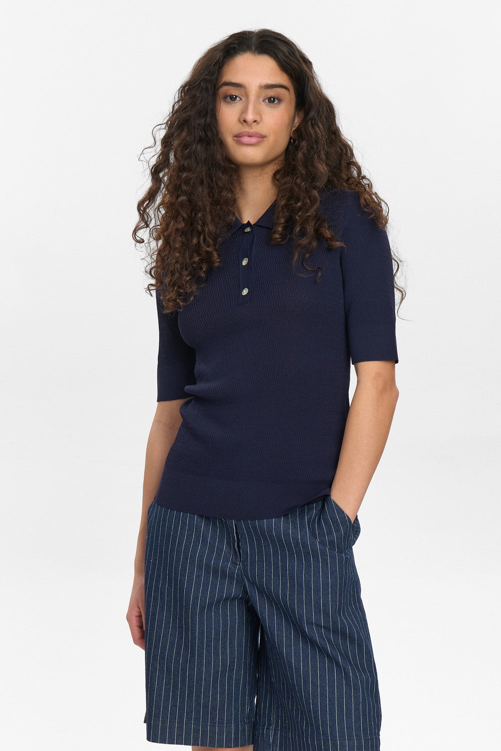 NUCilia Polo fra Nümph – Navy Strikpolo