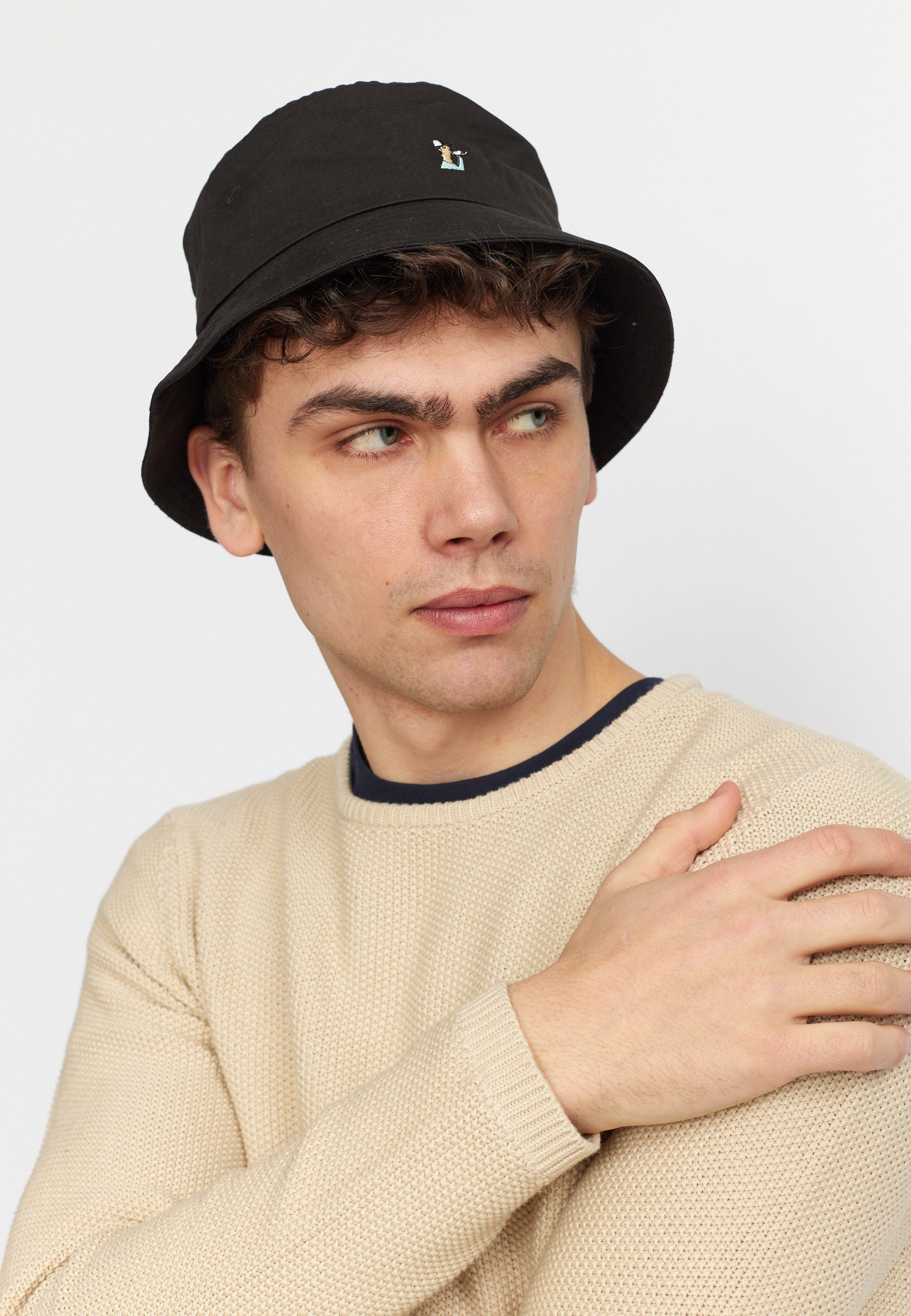 Revolution – ZIP Bucket Hat i Sort