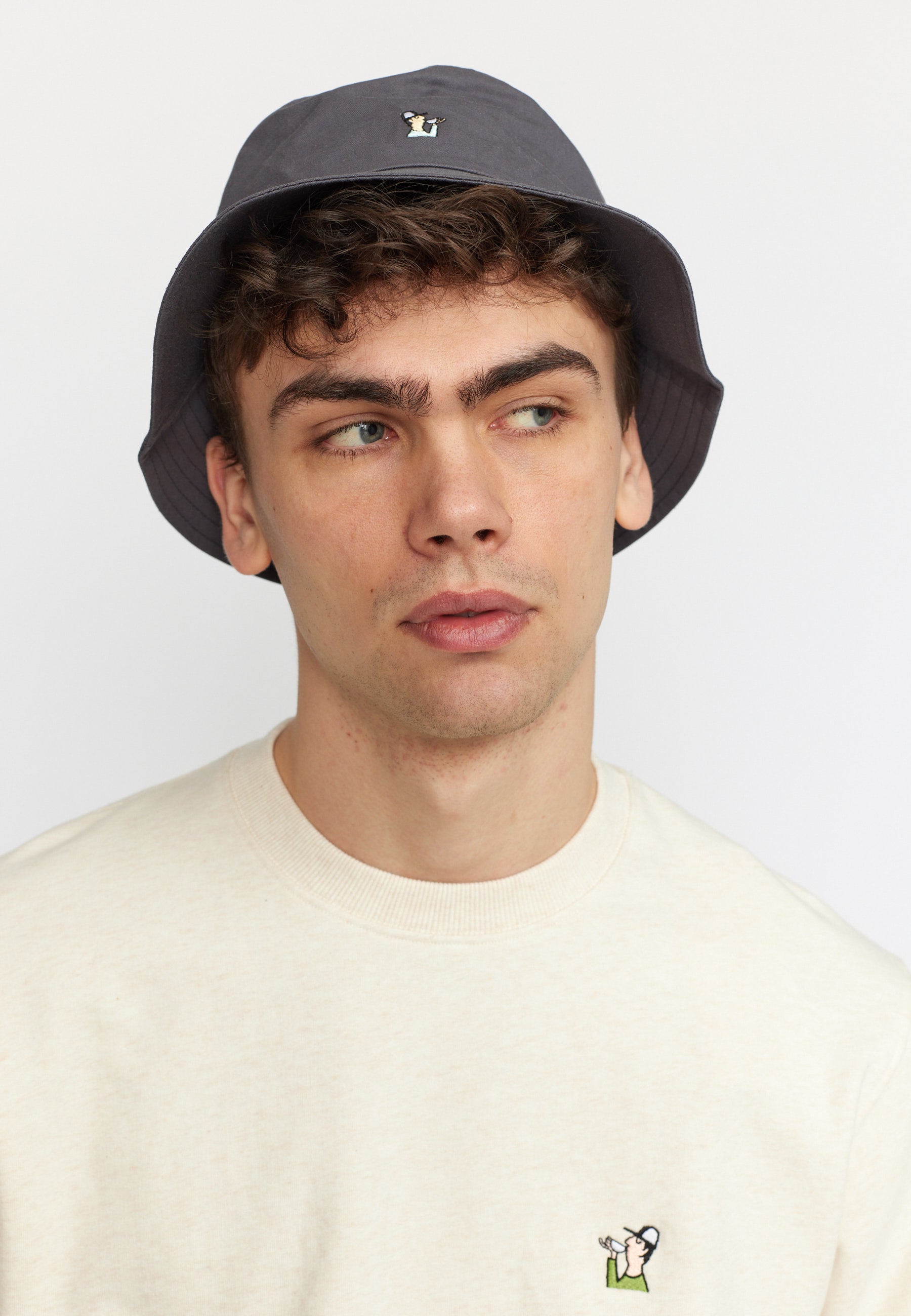 Revolution – ZIP Bucket Hat i Mørkeblå
