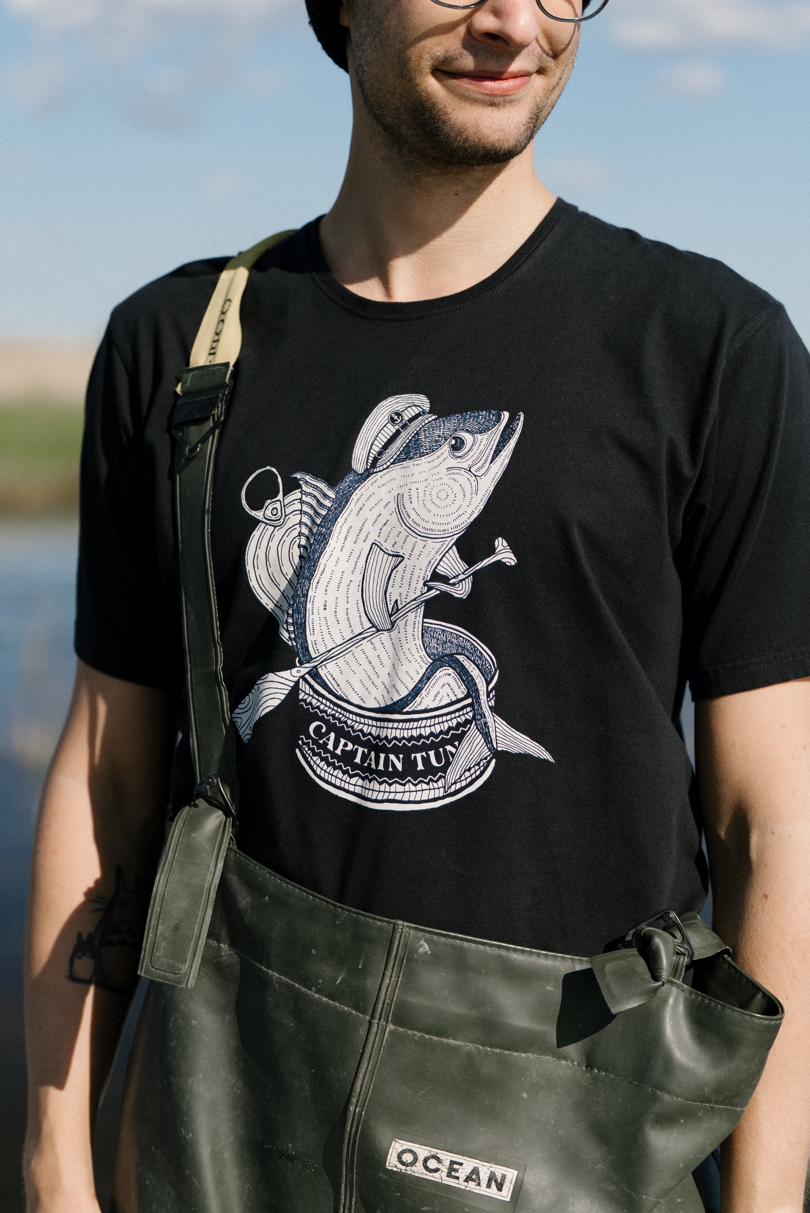 Lakor - Captain Tuna t-shirt i navy
