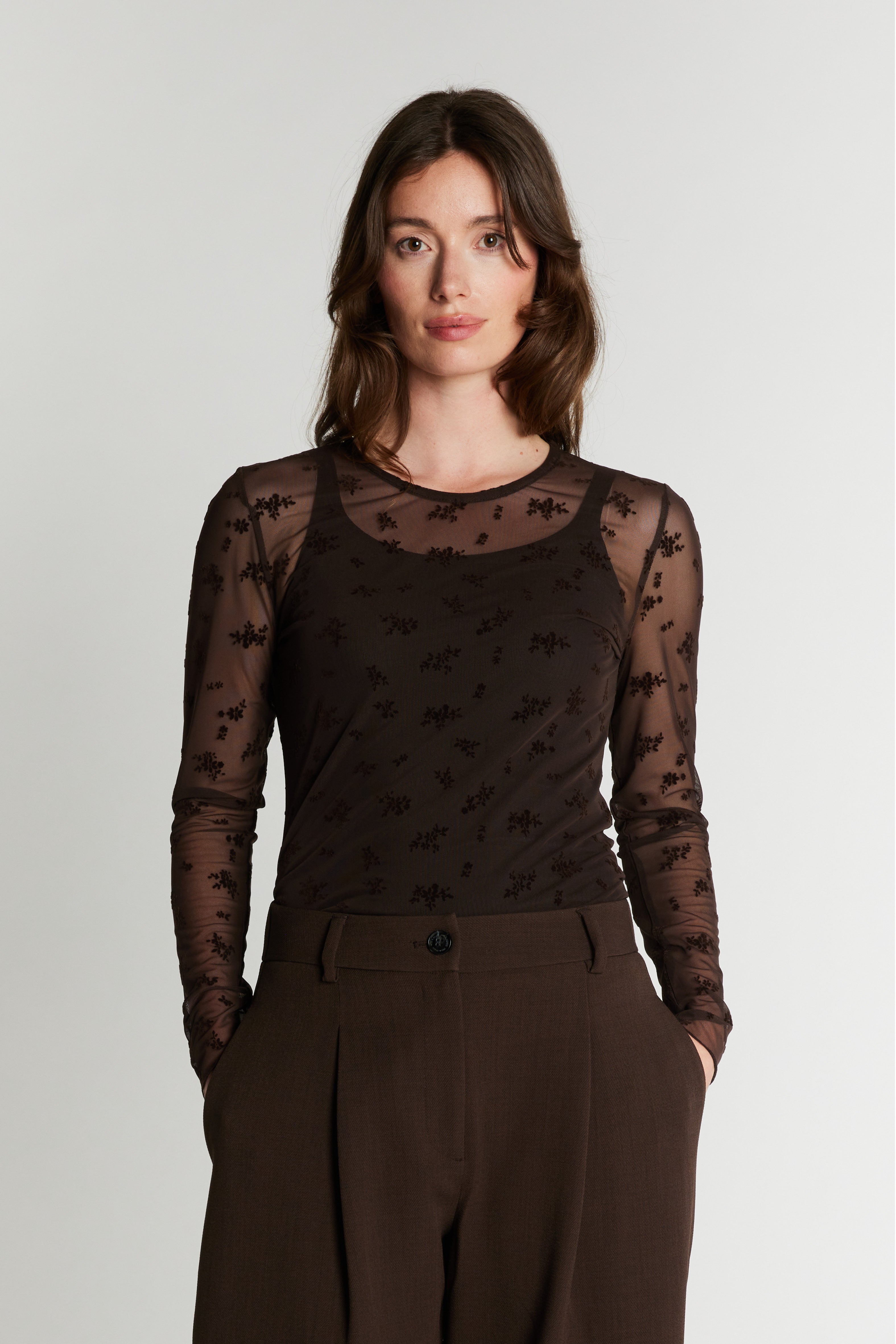 Rue De Femme - Round Neck Blouse, brun