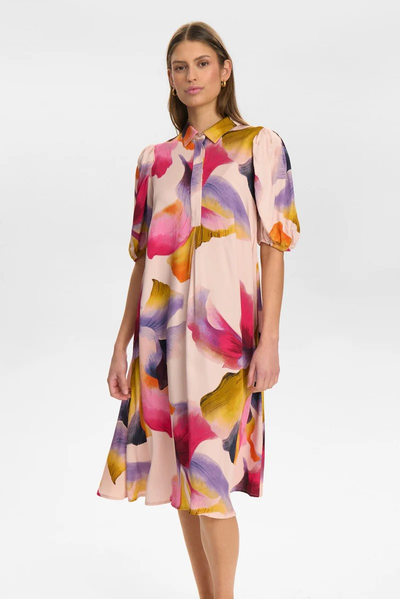 NUBotanica Dress – farverig kjole i 100% viskose fra Nümph