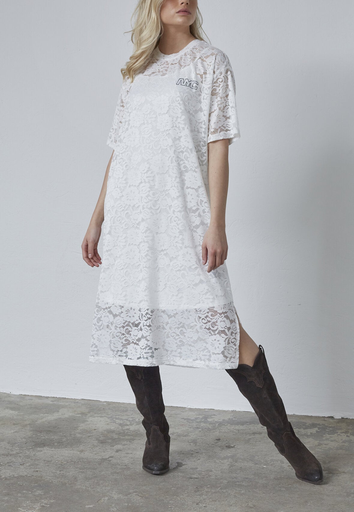 Love & Divine - Love1350 Kjole, Sporty Blondelook