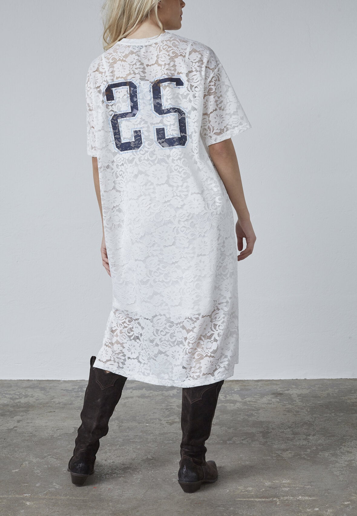 Love & Divine - Love1350 Kjole, Sporty Blondelook