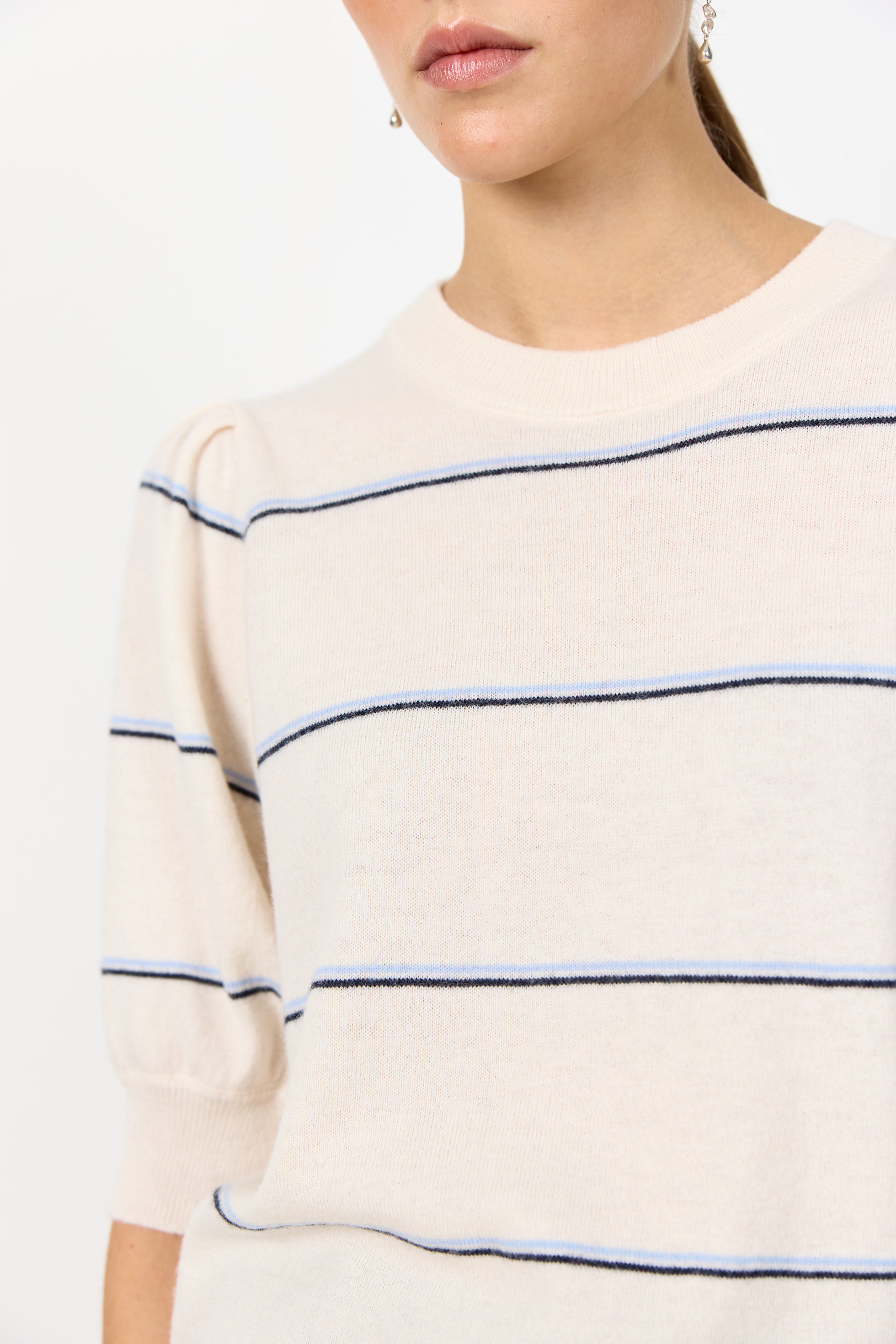 Leveté Room - LR-Ismaila 18 strik