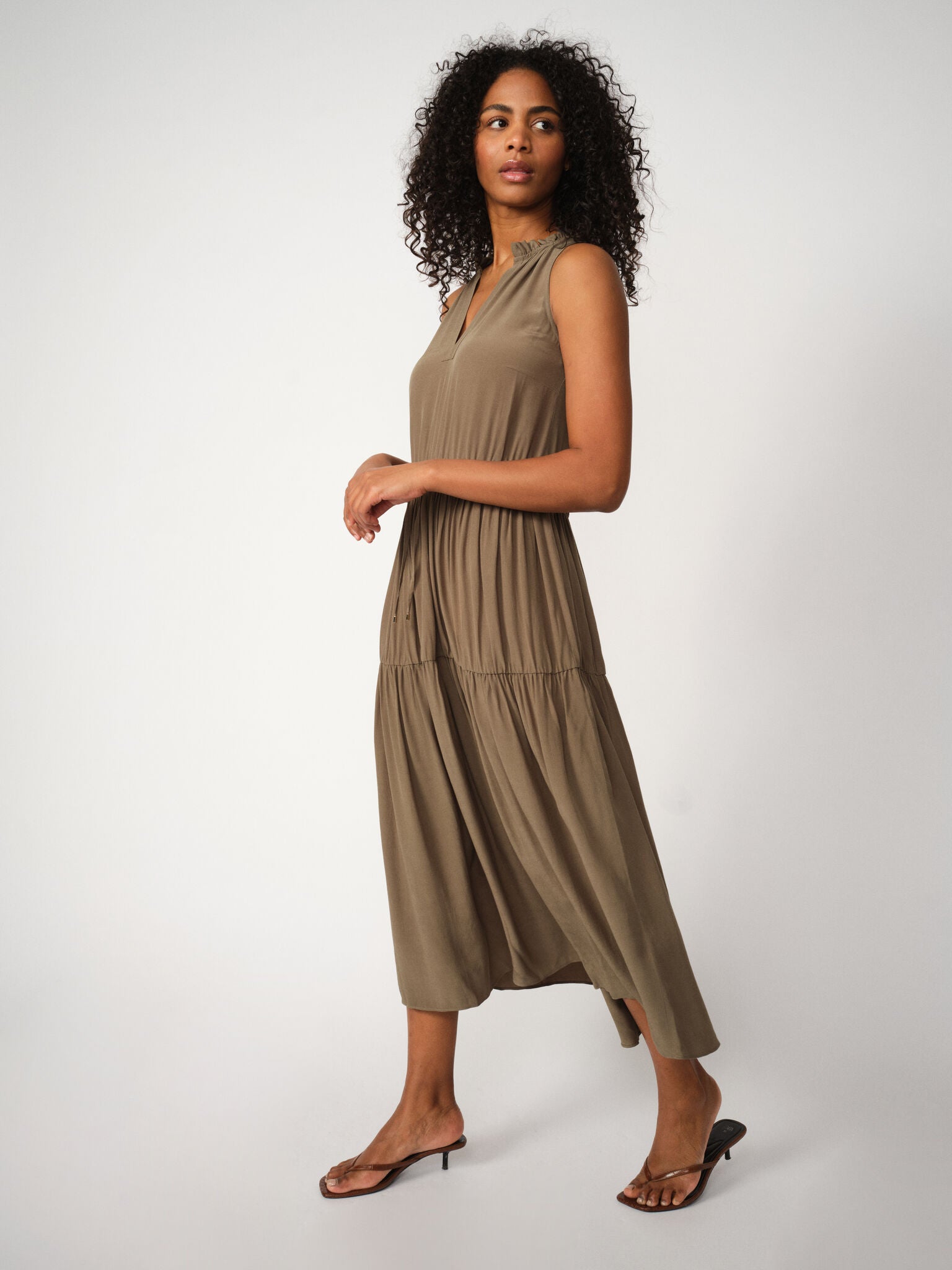 MMSabri Solida Dress – Brun Sommerkjole fra Mos Mosh