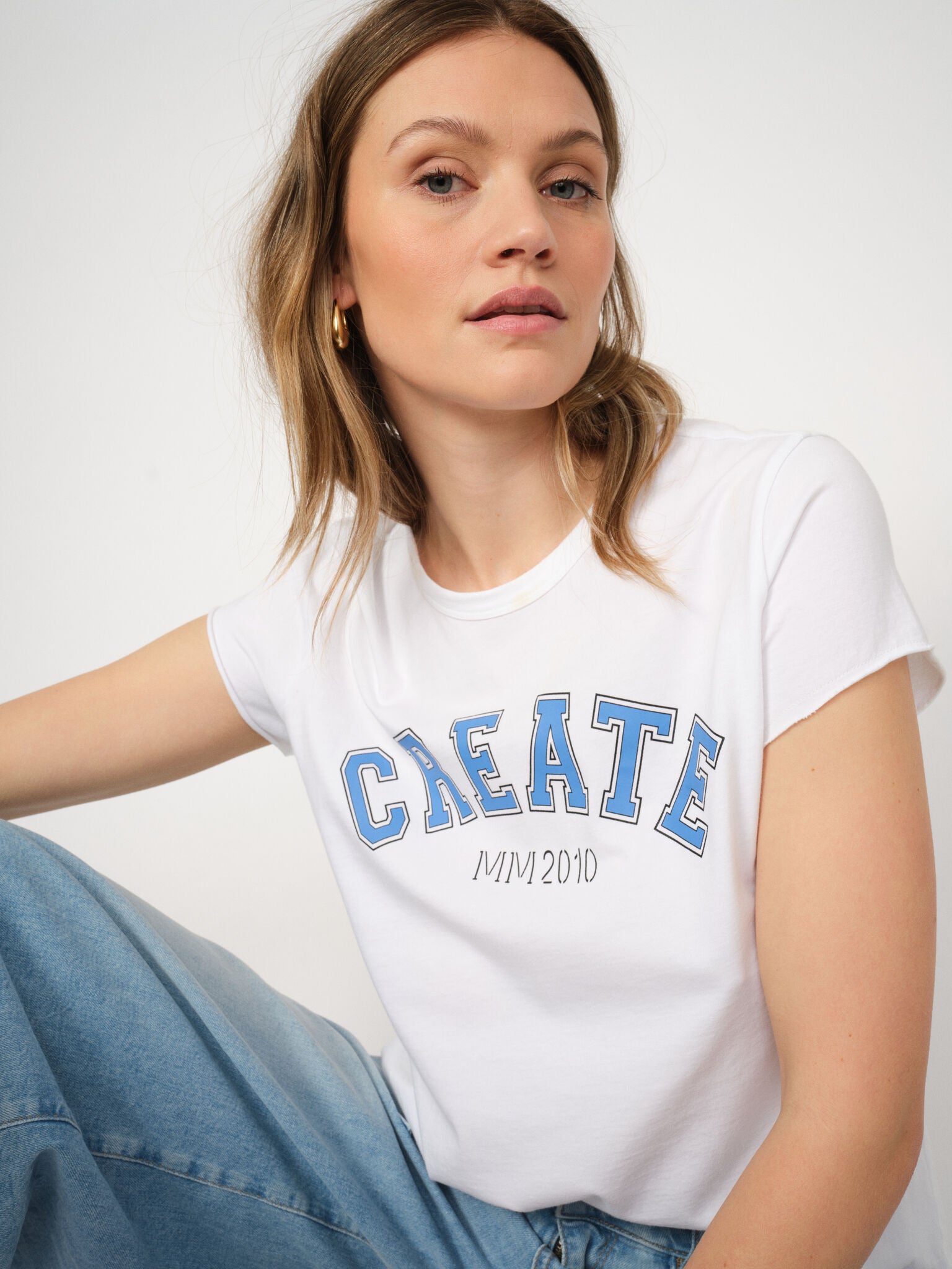 MMCelli O-SS Tee – hvid T-shirt med print fra Mos Mosh