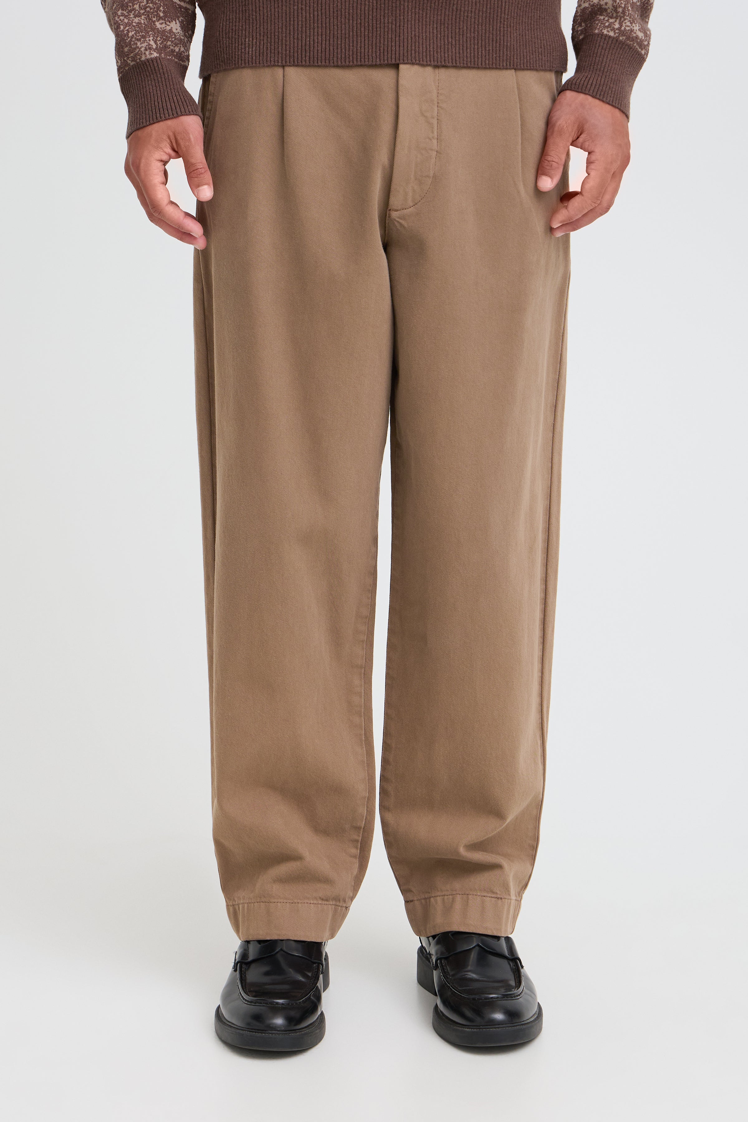 Casual Friday - CFValer Pleated Pants