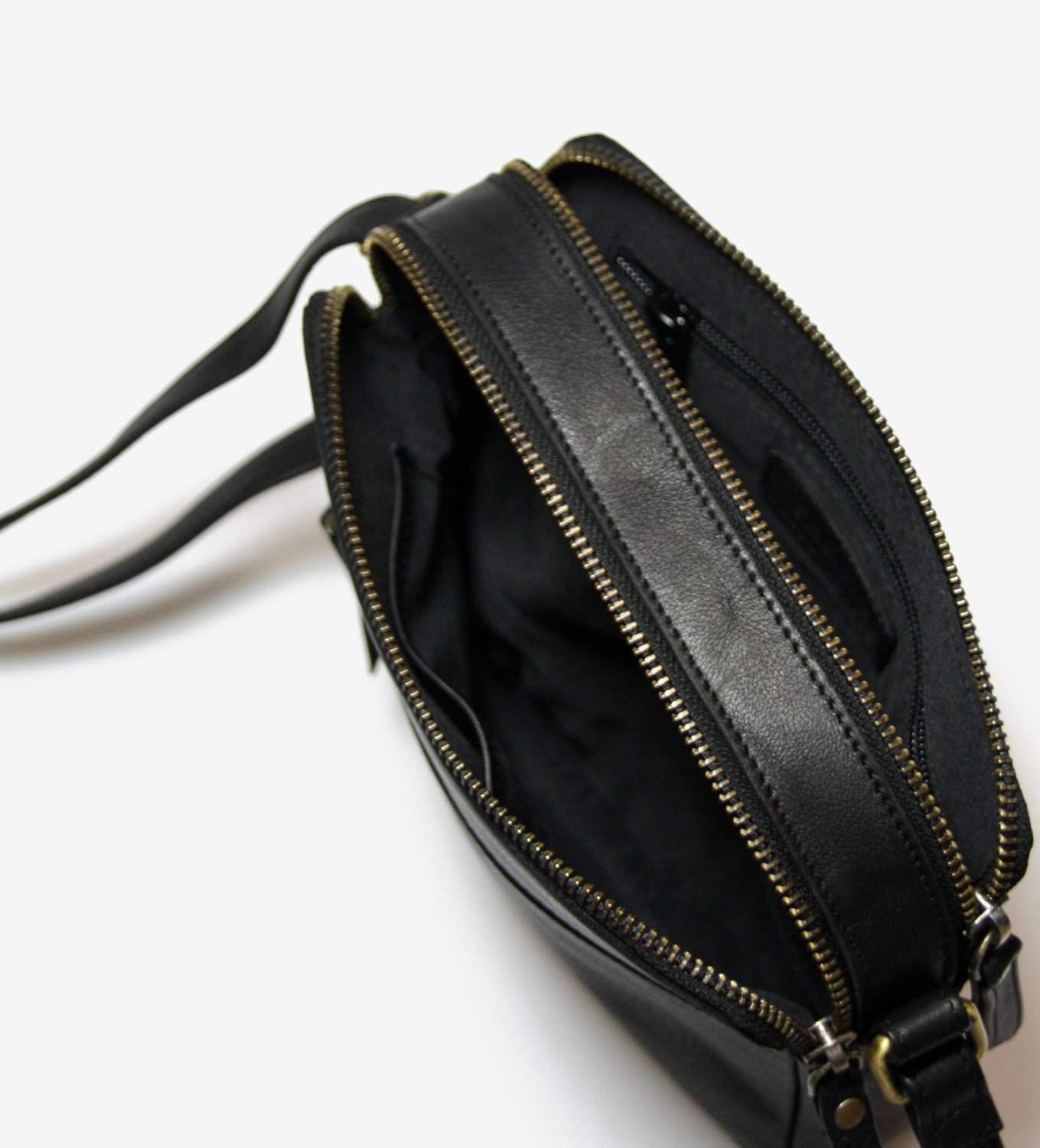 Vilde crossbody black