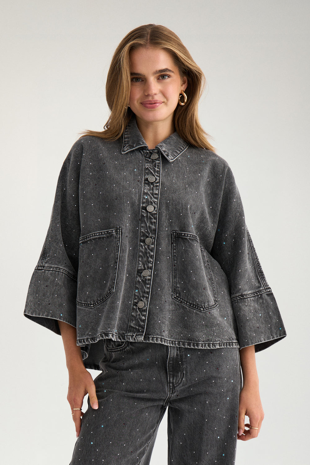 Nümph – NUBROOKLYN OVERSIZE STONE Denimskjorte – Grey Denim