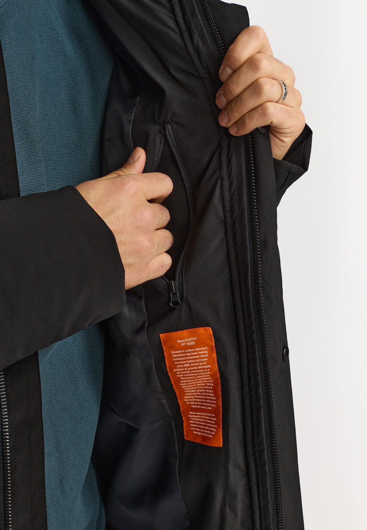 Revolution - Hooded Puffer Jacket - Black