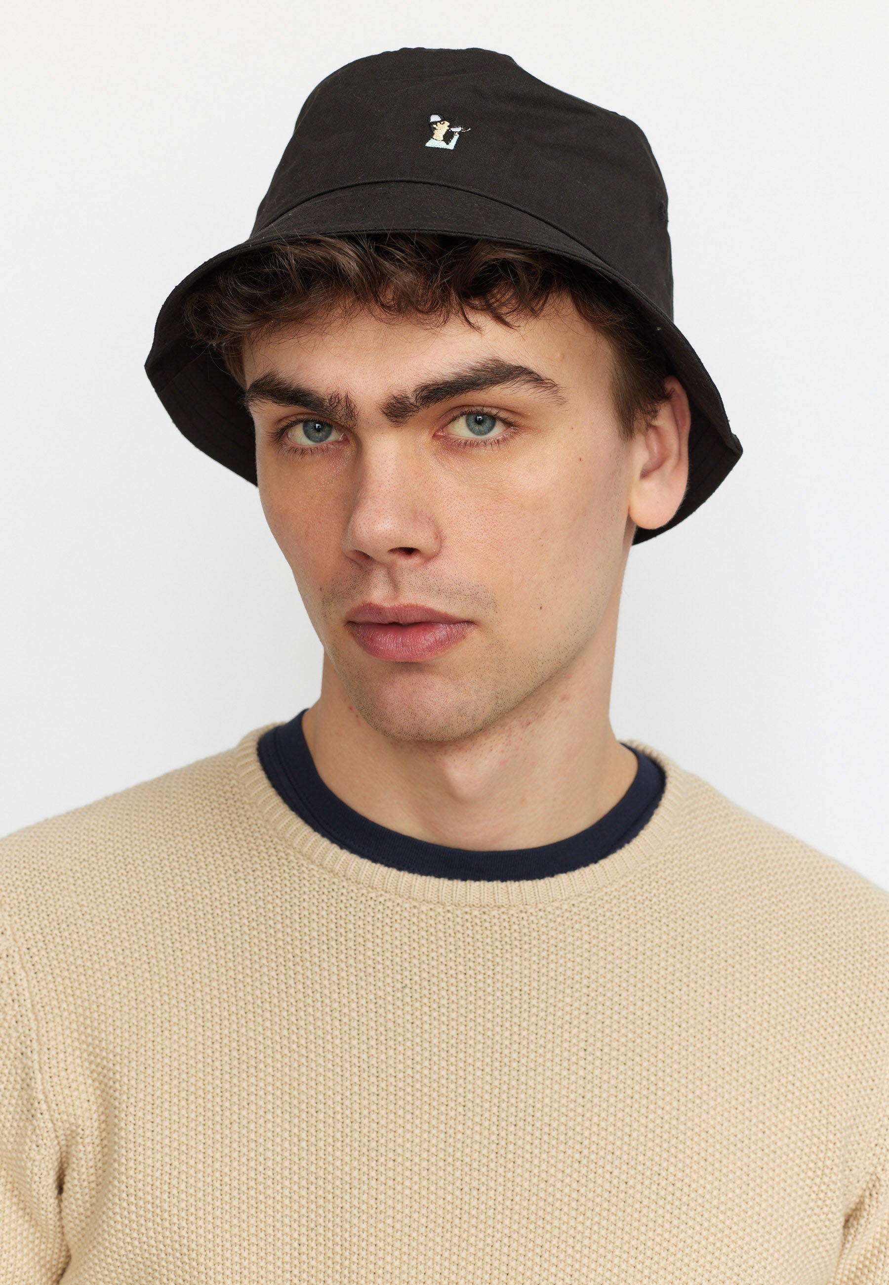 Revolution – ZIP Bucket Hat i Sort