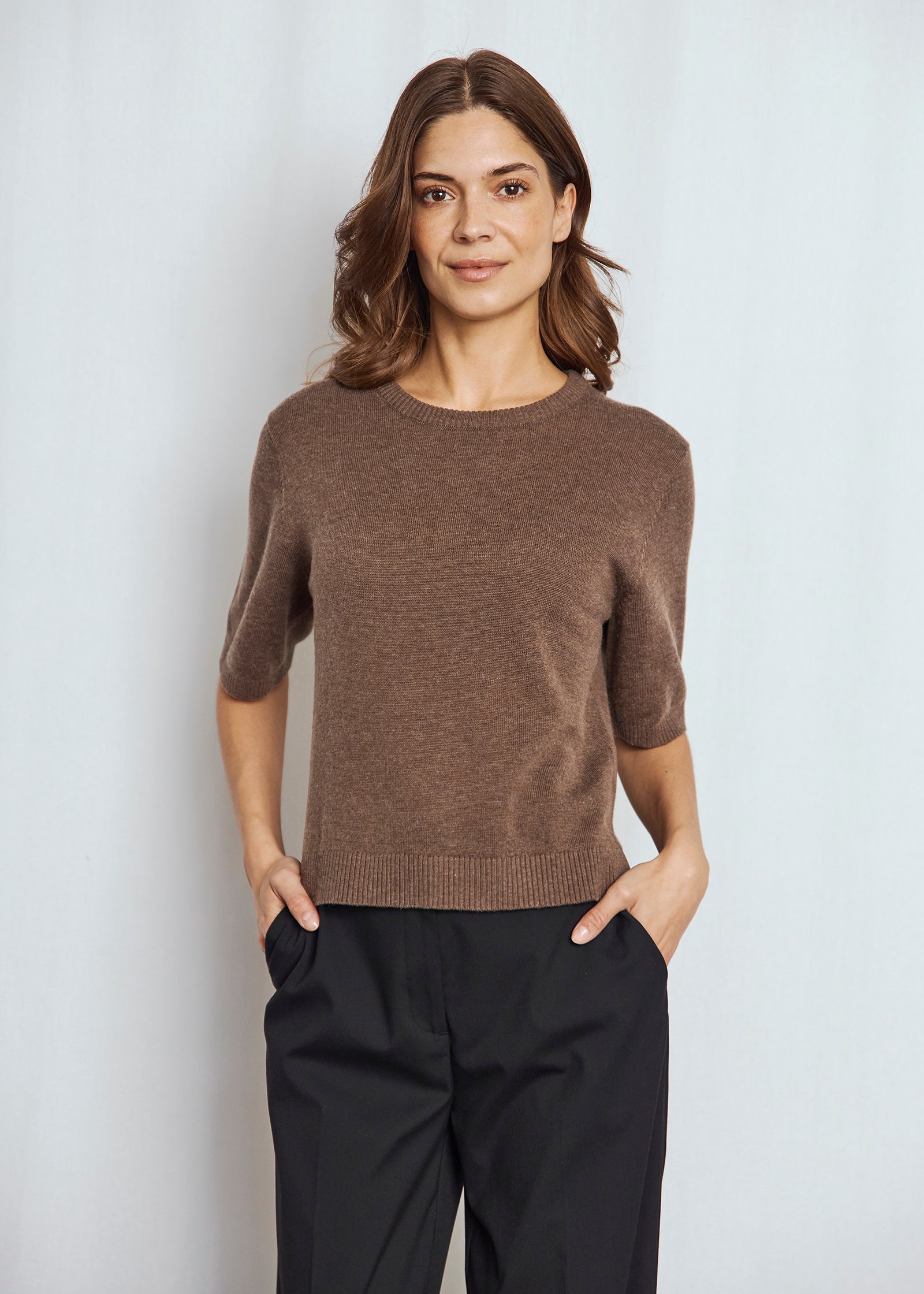 Bruun & Stengade - Eline Strik t-shirt i mørkebrun