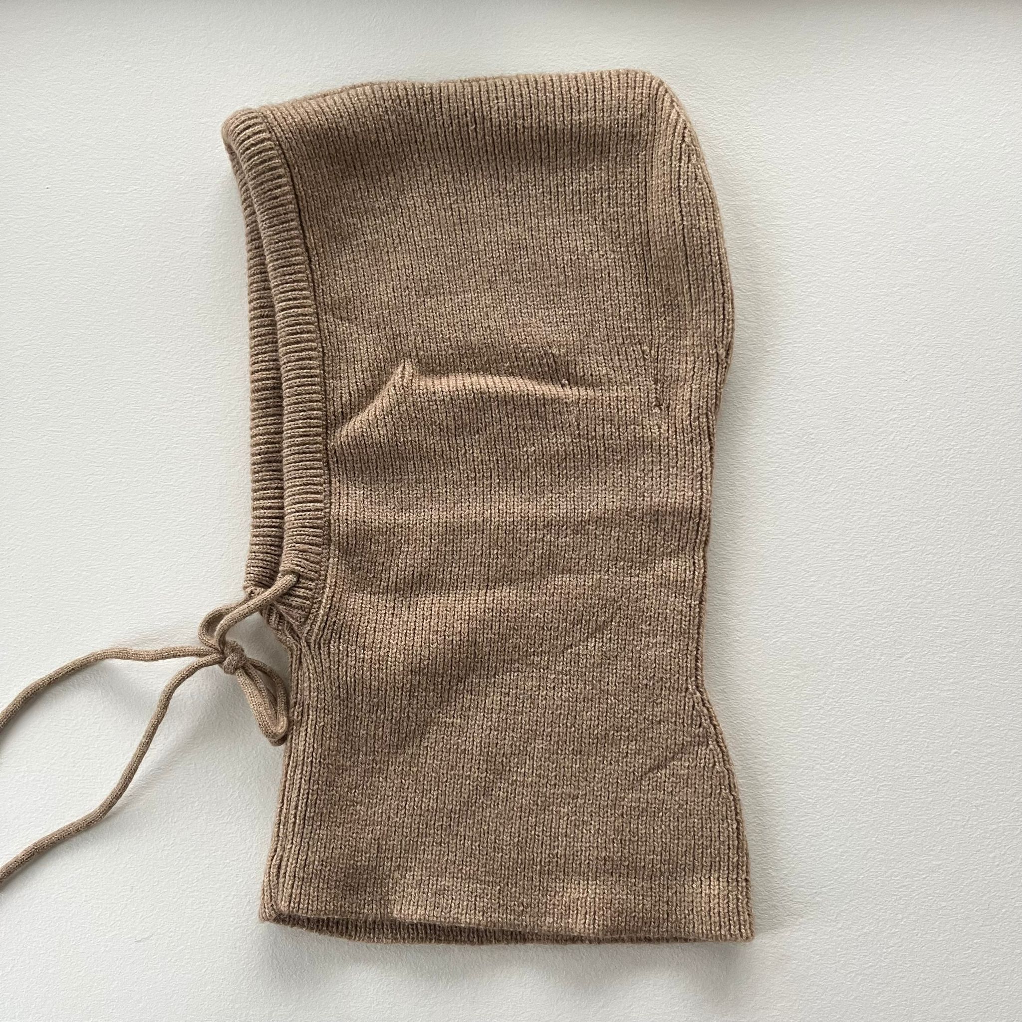 Balaclava Hue, Taupe