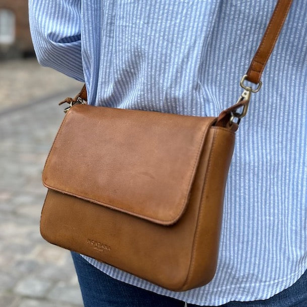 Brienno crossbody med klap