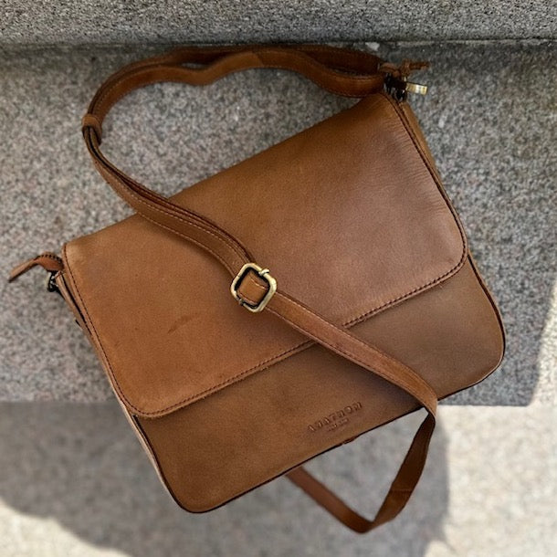 Brienno crossbody med klap