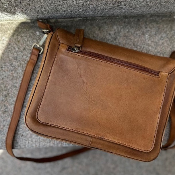 Brienno crossbody med klap